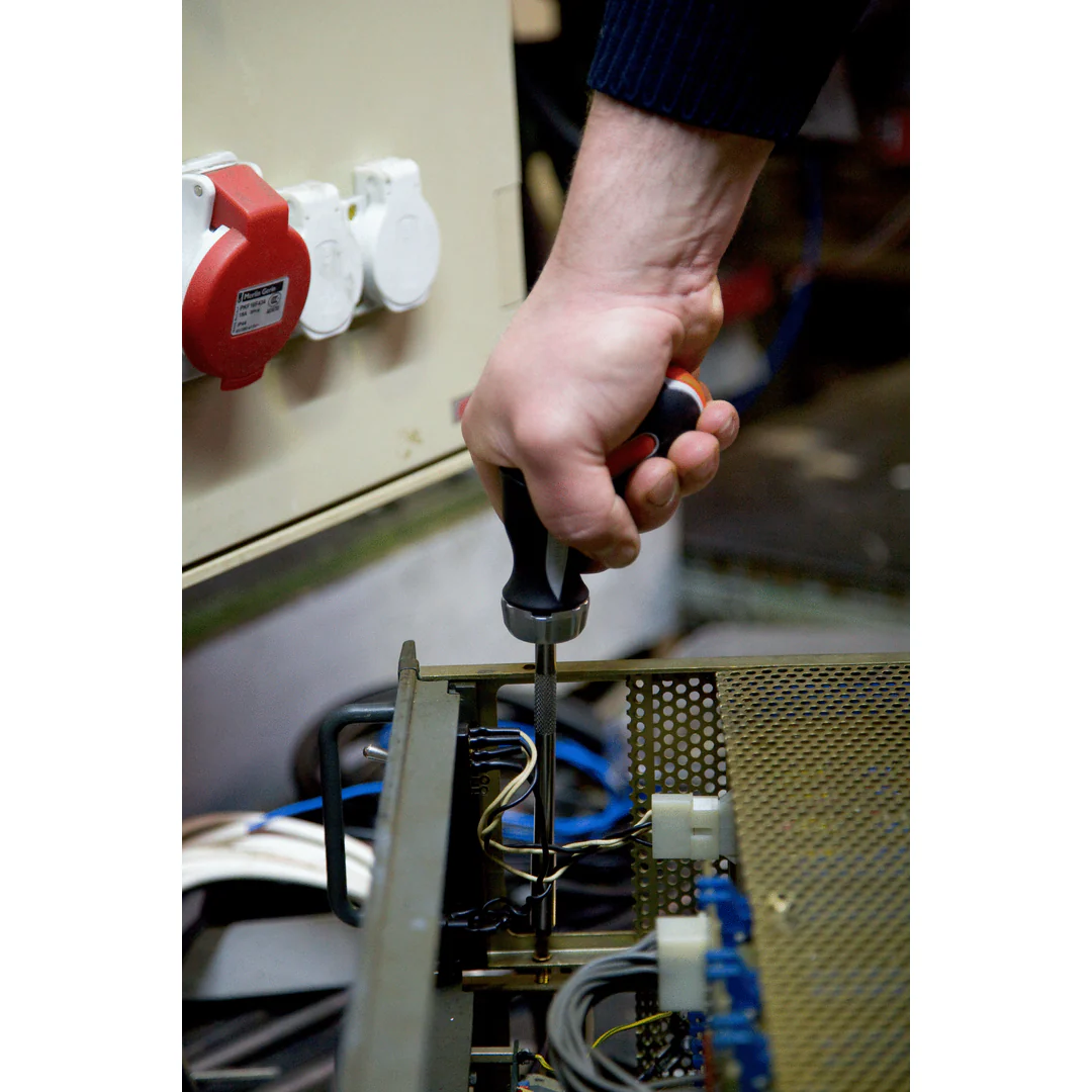Ratcheting Bit Screwdriver with Pistol Handle - Image 6