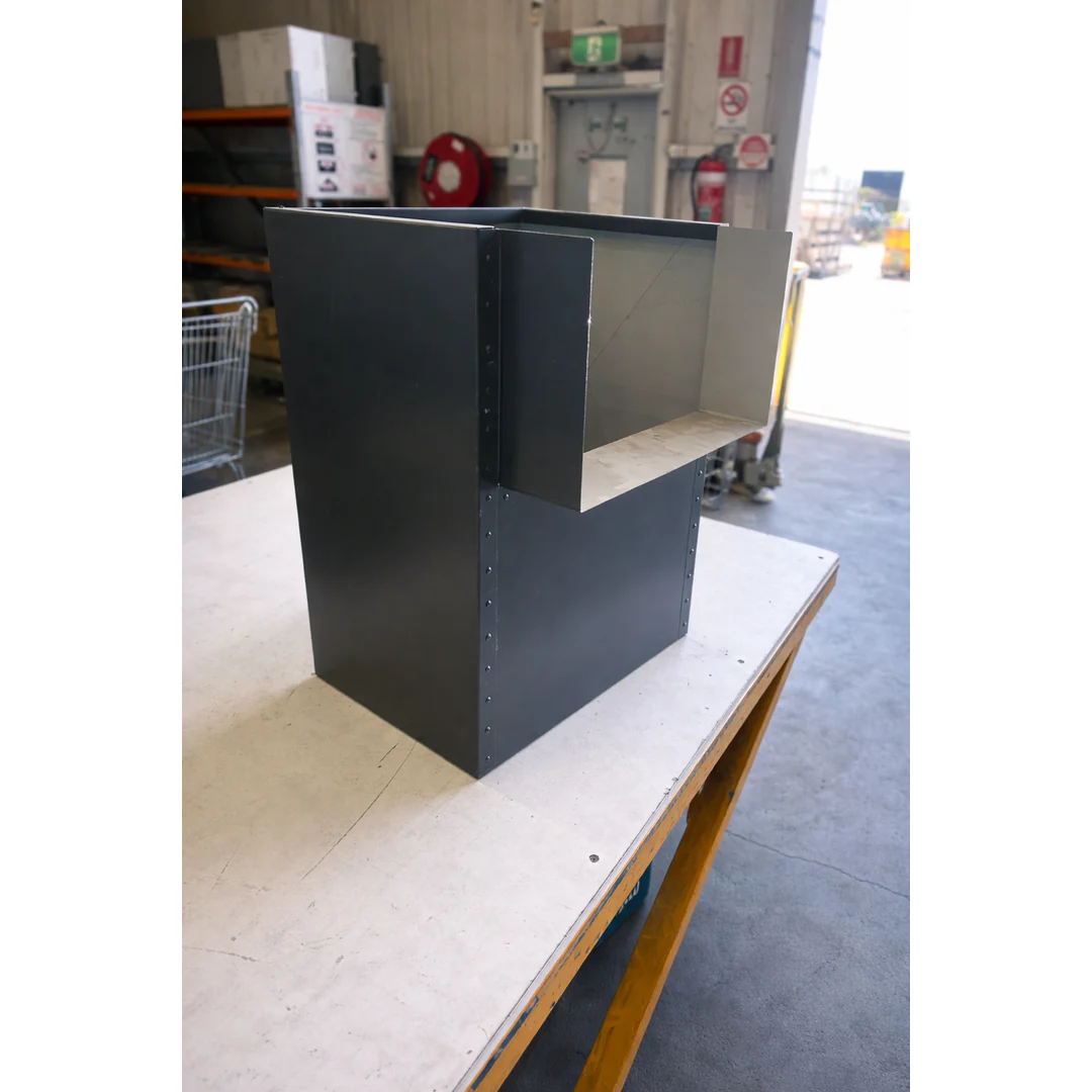 Dam Buster R-200 (201) Rainhead With Fitted Box Gutter Receiver - Image 3