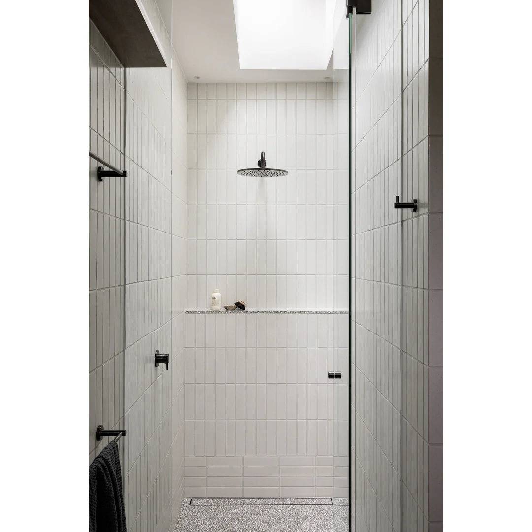 Meir Round Wall Shower Curved Arm 400Mm Shadow - Image 4