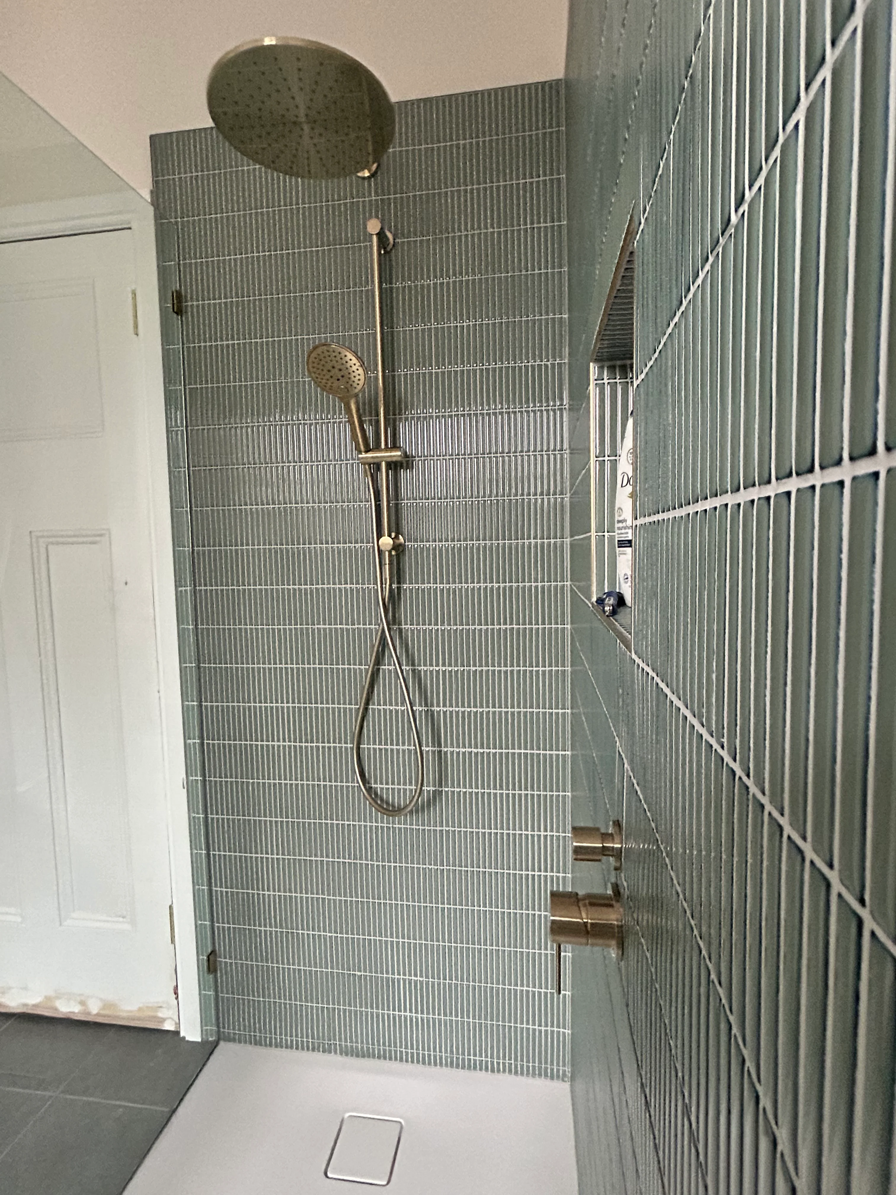 Nero Mecca Twin Shower With Air Shower Ii Brushed Gold Nr221905Hbg - Image 9
