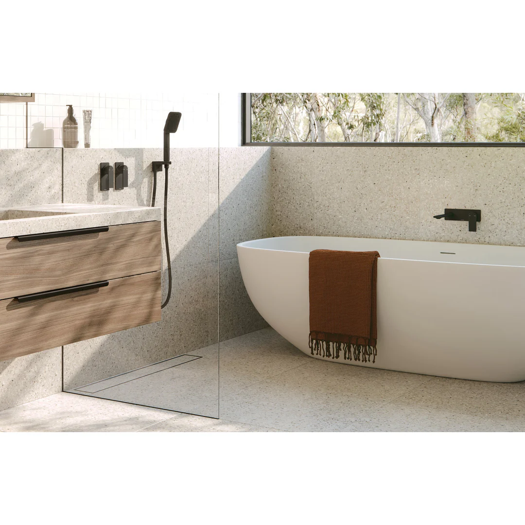 Phoenix Teel Wall Basin/Bath Mixer Set 200mm - Matte Black - Image 4