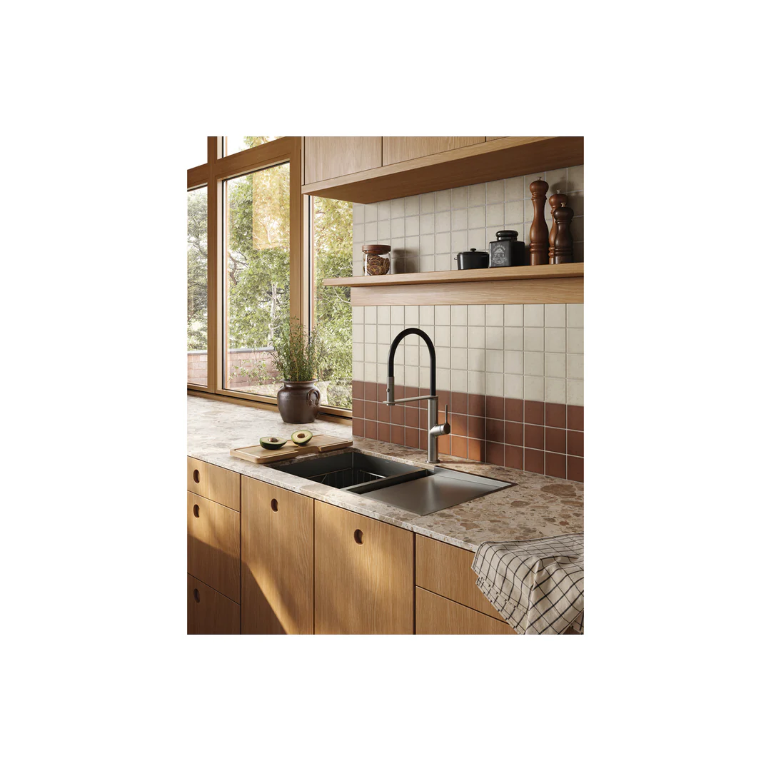 Phoenix Vask Flexible Hose Sink Mixer 200mm Brushed Carbon 139-7110-31-1 - Image 3