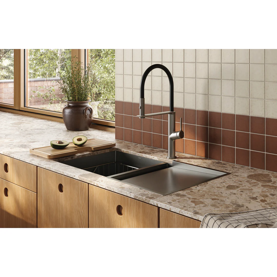 Phoenix Vask Flexible Hose Sink Mixer 200mm Brushed Carbon 139-7110-31-1 - Image 4