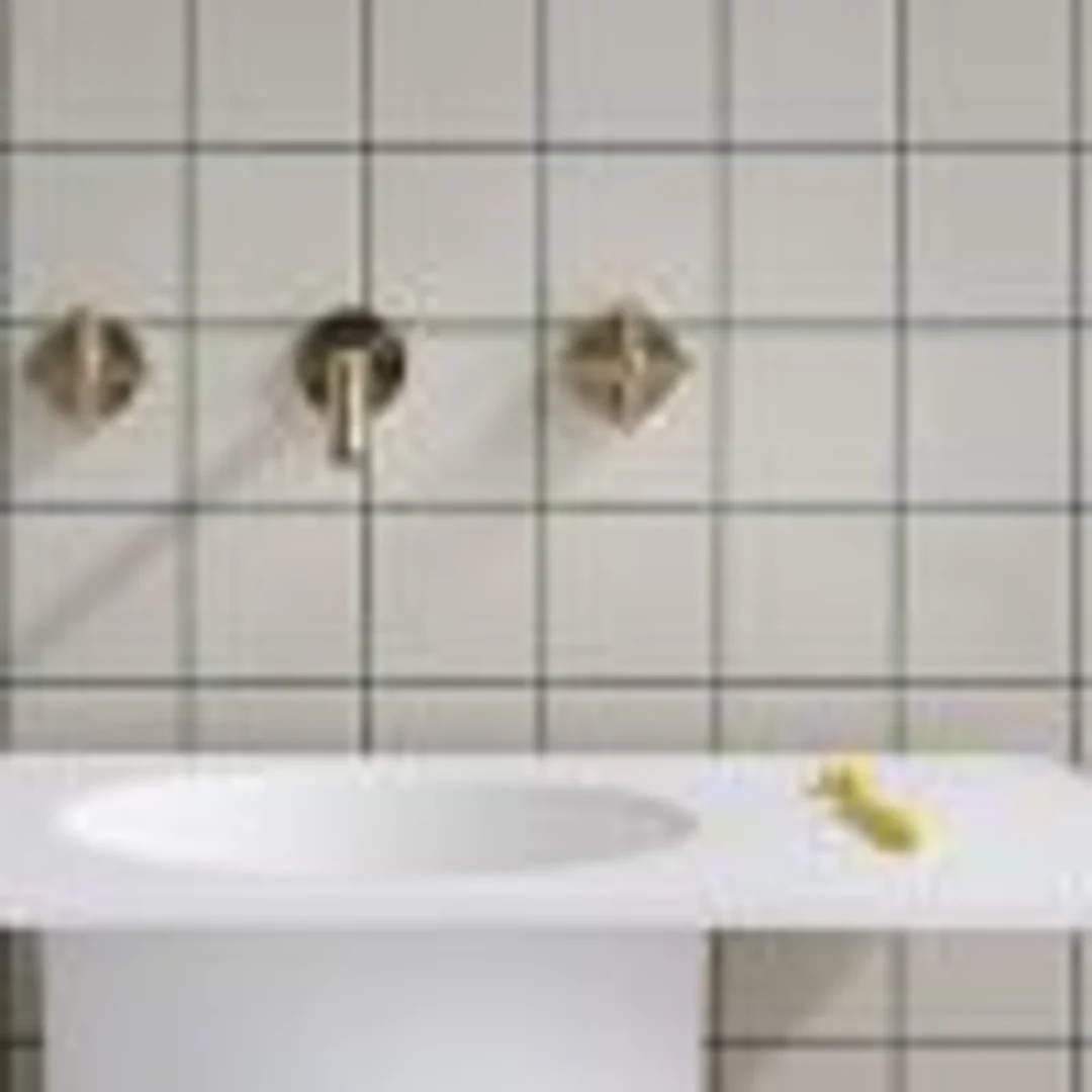 Phoenix Vivid Slimline Plus Wall Basin/Bath Outlet 180mm - Brushed Gold - Image 3