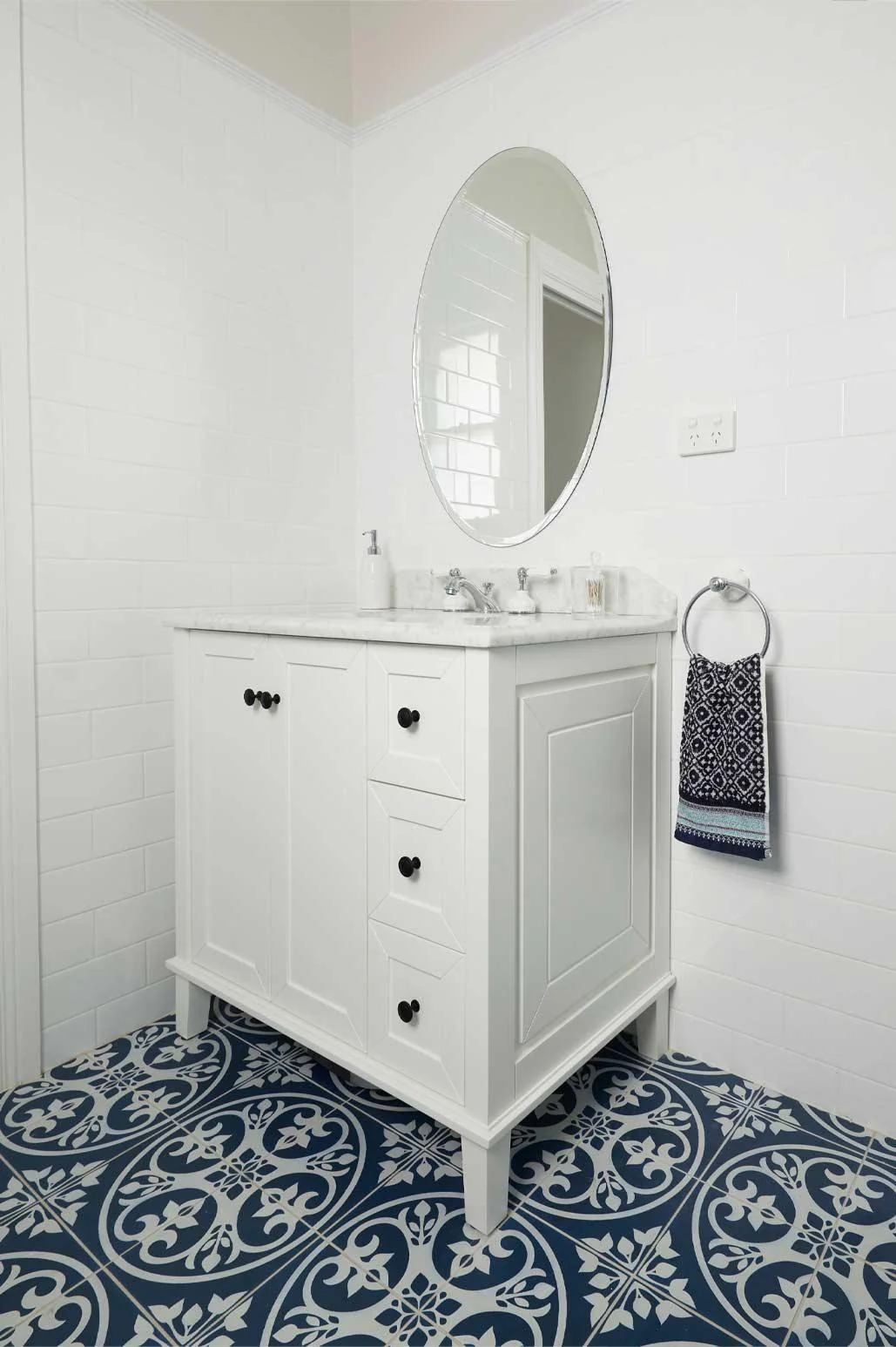 T&H Coventry 90 X 55 Satin White Vanity Real Marble Top & Ceramic U/C Basin - Image 5