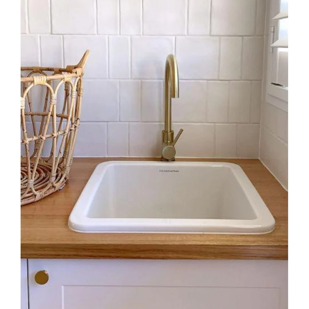 T&H Cuisine 46 X 46 Inset / Undermount Fine Fireclay Sink - Image 5