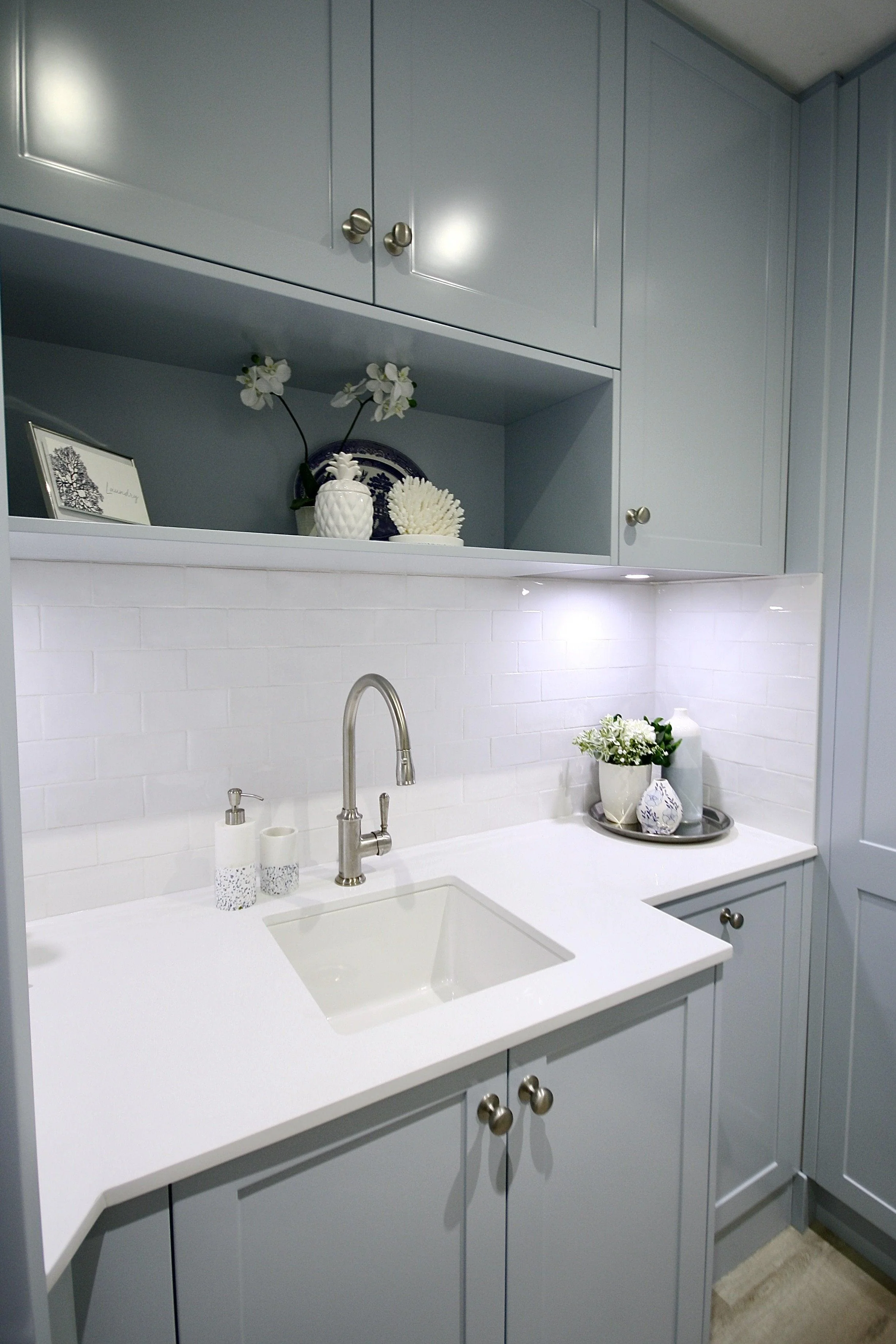 T&H Cuisine 46 X 46 Inset / Undermount Fine Fireclay Sink - Image 9